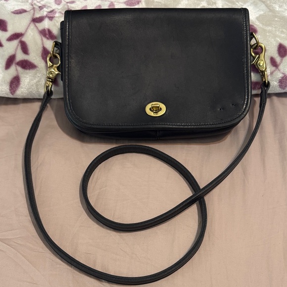 Coach vintage 9755 crossbody - Picture 1 of 16